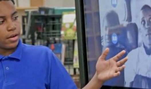 Teacher Kimberly Head-Trotter leads her students in a Walk Through Nashville project in this video